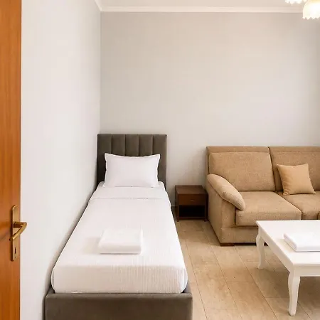 Nearcentre 4 * Tirana